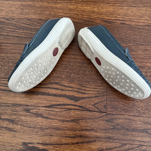 Navy Blue leather Loafers size 12.5 boys - Picture 3 of 6